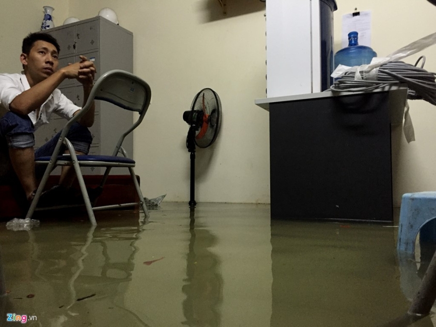 Hà Nội mưa ngập – Nỗi ám ảnh khi chuyển văn phòng