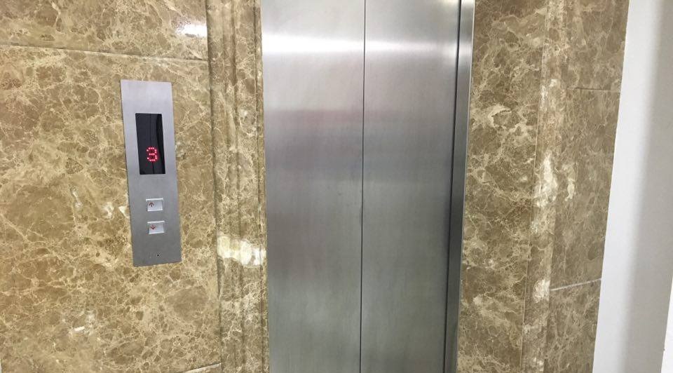 Làm thế nào để chuyển văn phòng ở nơi không có thang máy?