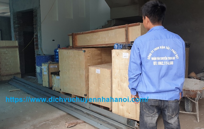 Chuyển cửa hàng, thu gọn mô hình – Giải pháp sống sót mùa kinh tế khó khăn 2025